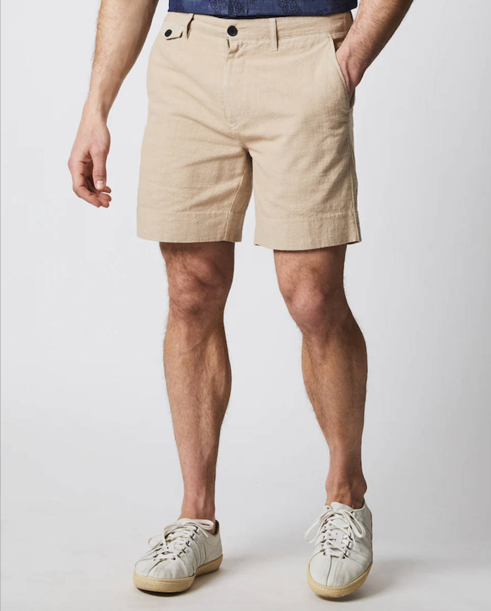 Khaki Shorts Extravaganza: 7 Irresistible Ways to Style Them for