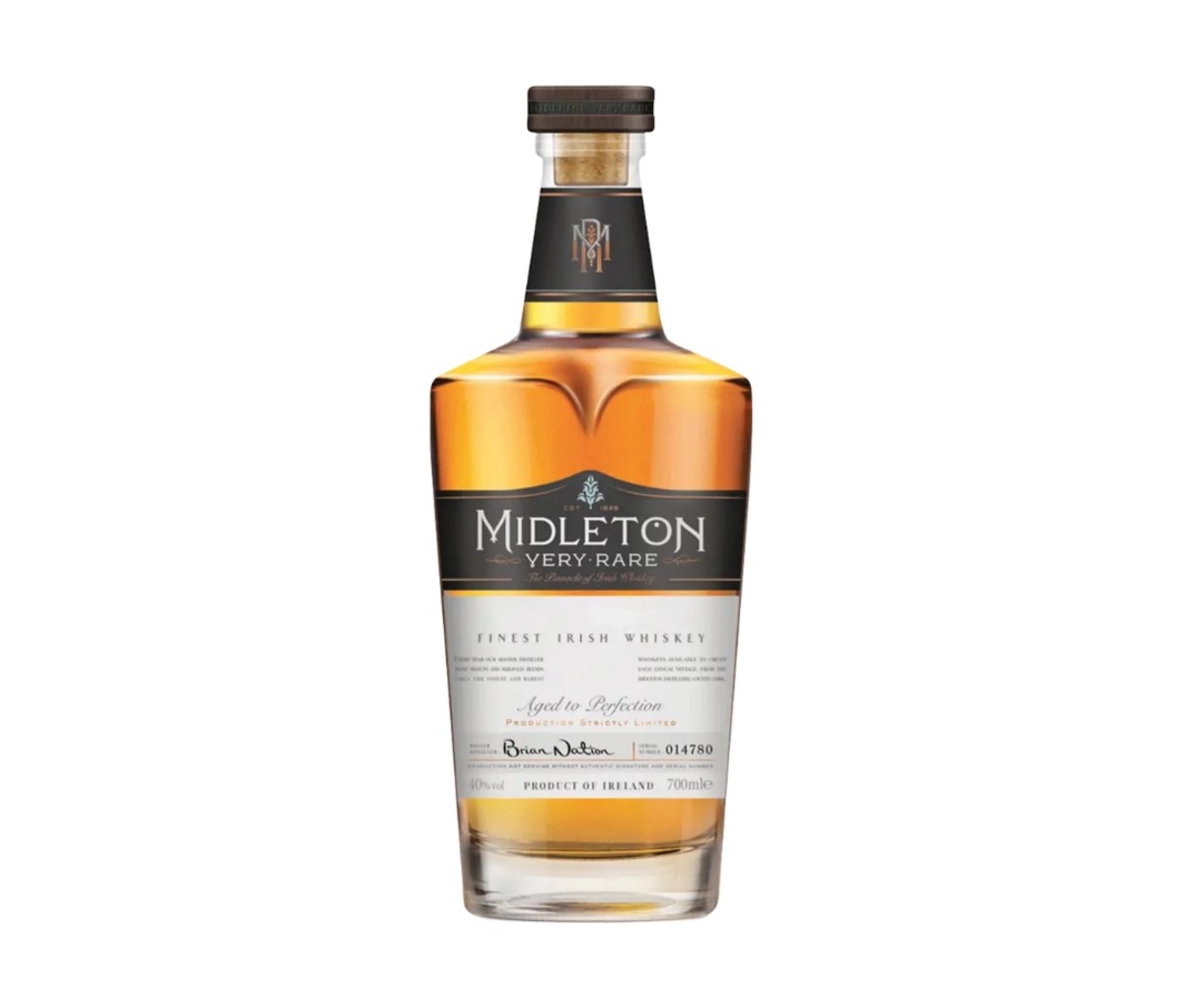 The Best Sipping Whiskey to Drink Any Time of Year Men