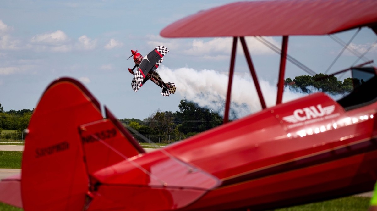 EAA AirVenture Oshkosh Air Show Claims Four Lives in Two Crashes Men