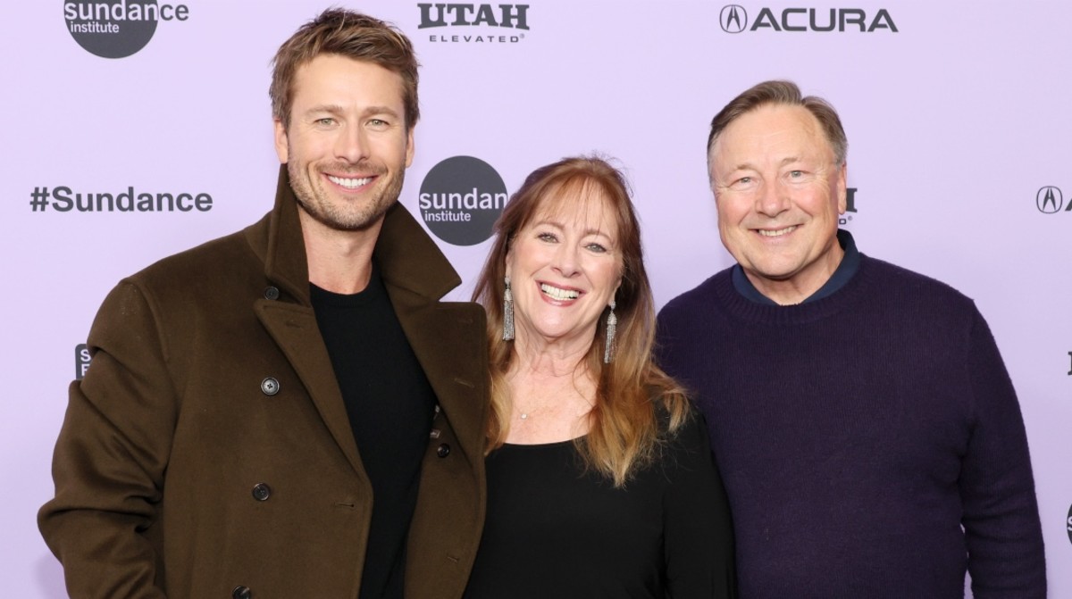 Glen Powell Reacts to His Mom Calling Him ‘A Little Douchey’