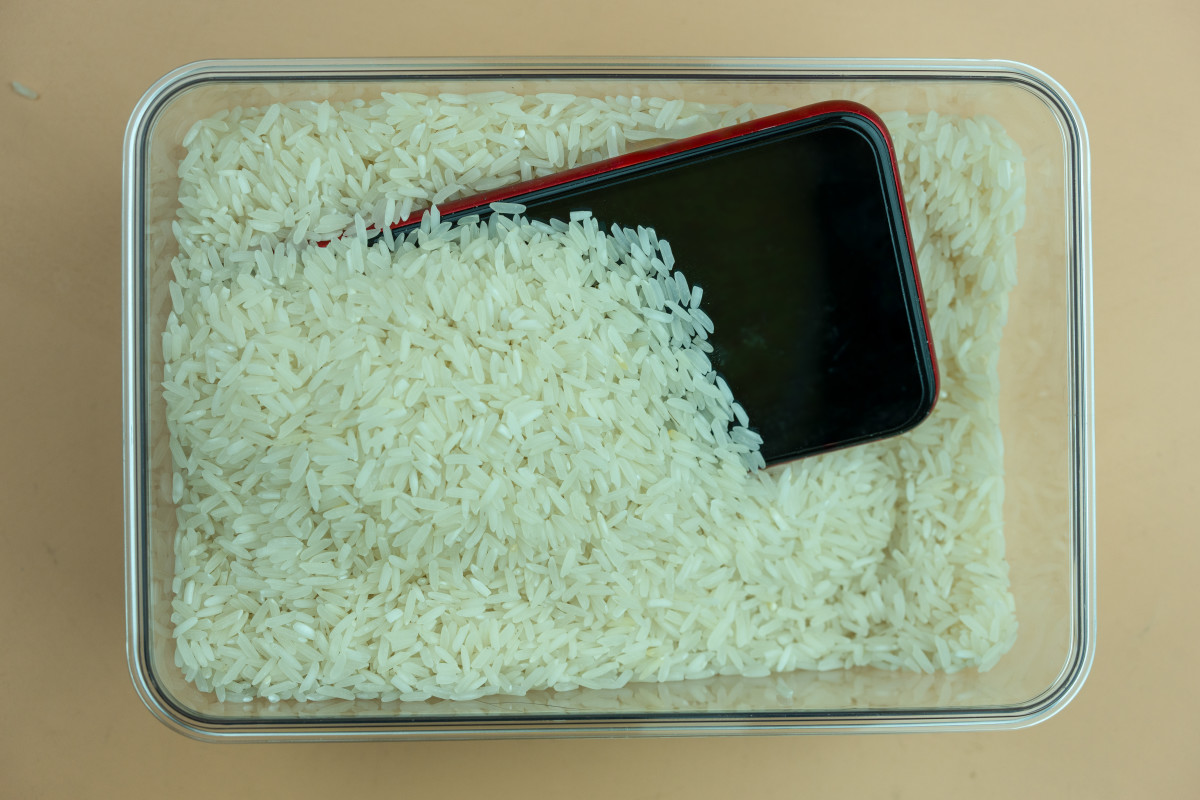 Why Apple Says You Should Never Put a Wet iPhone in Rice Men's Journal