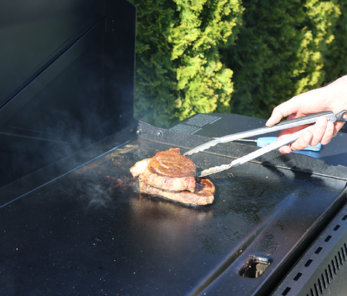 Best Outdoor Griddles of 2024 Reviewed Men s Journal