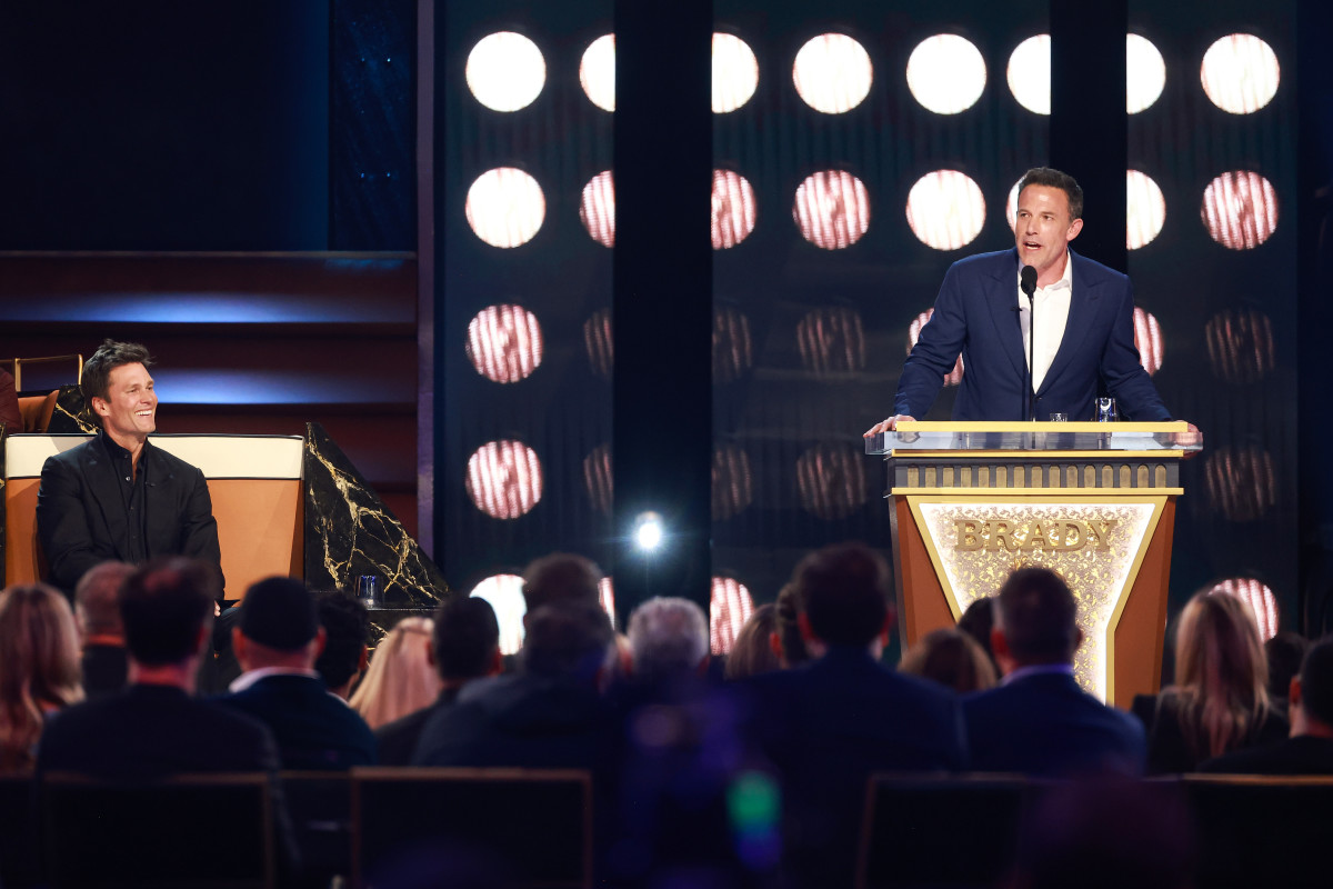 Ben Affleck Calls Out NFL Fans, Bill Belichick, and More in Tom Brady