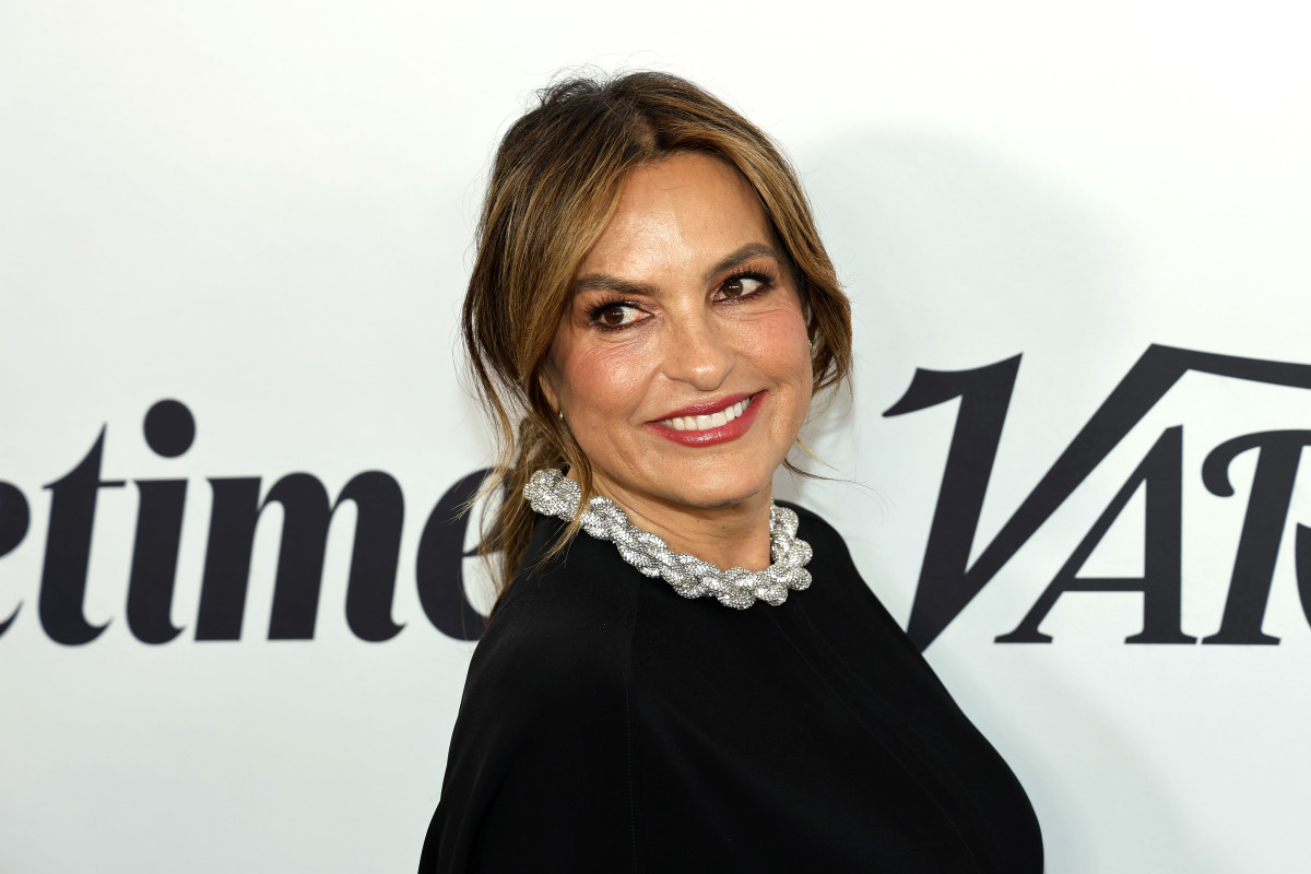 Mariska Hargitay Says It s Time to Reunite Iconic Law and Order Characters Men s Journal