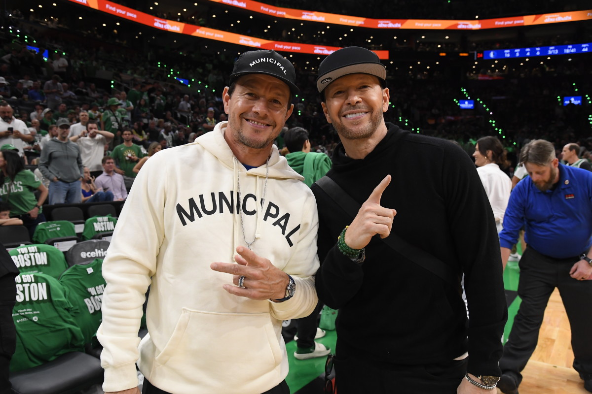 Mark Wahlberg Spotted With Brother Donnie in Rare Public Sighting