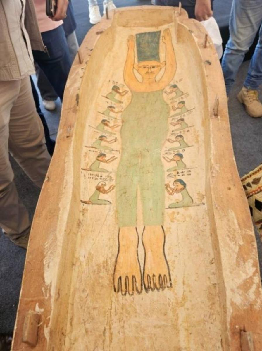 reddit-users-think-they-ve-spotted-marge-simpson-on-an-ancient-egyptian