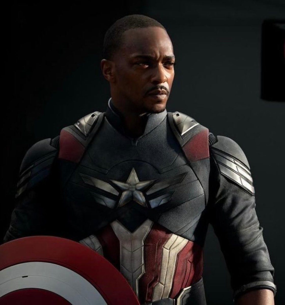 Captain America Brave New World Stuns With Fresh Look at New Suit Men s Journal Streaming