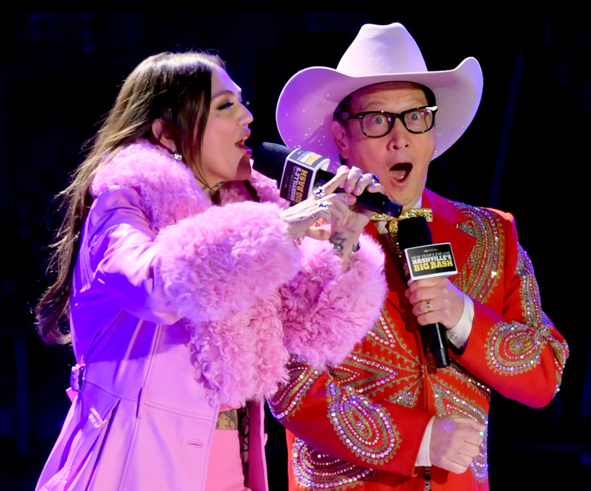 Elle King Reveals She and Dad Rob Schneider Haven