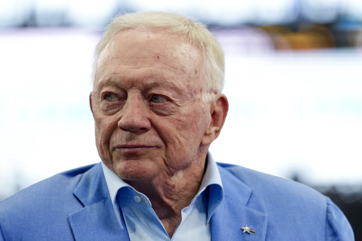 Dallas Cowboys Owner Jerry Jones Addresses Comments About Player's Genital Size - Men's Journal