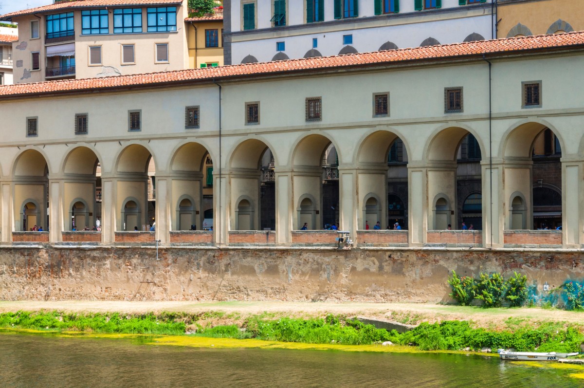 Italian Police Seek German Tourists for Questioning in Vasari Corridor Vandalism Men's Journal