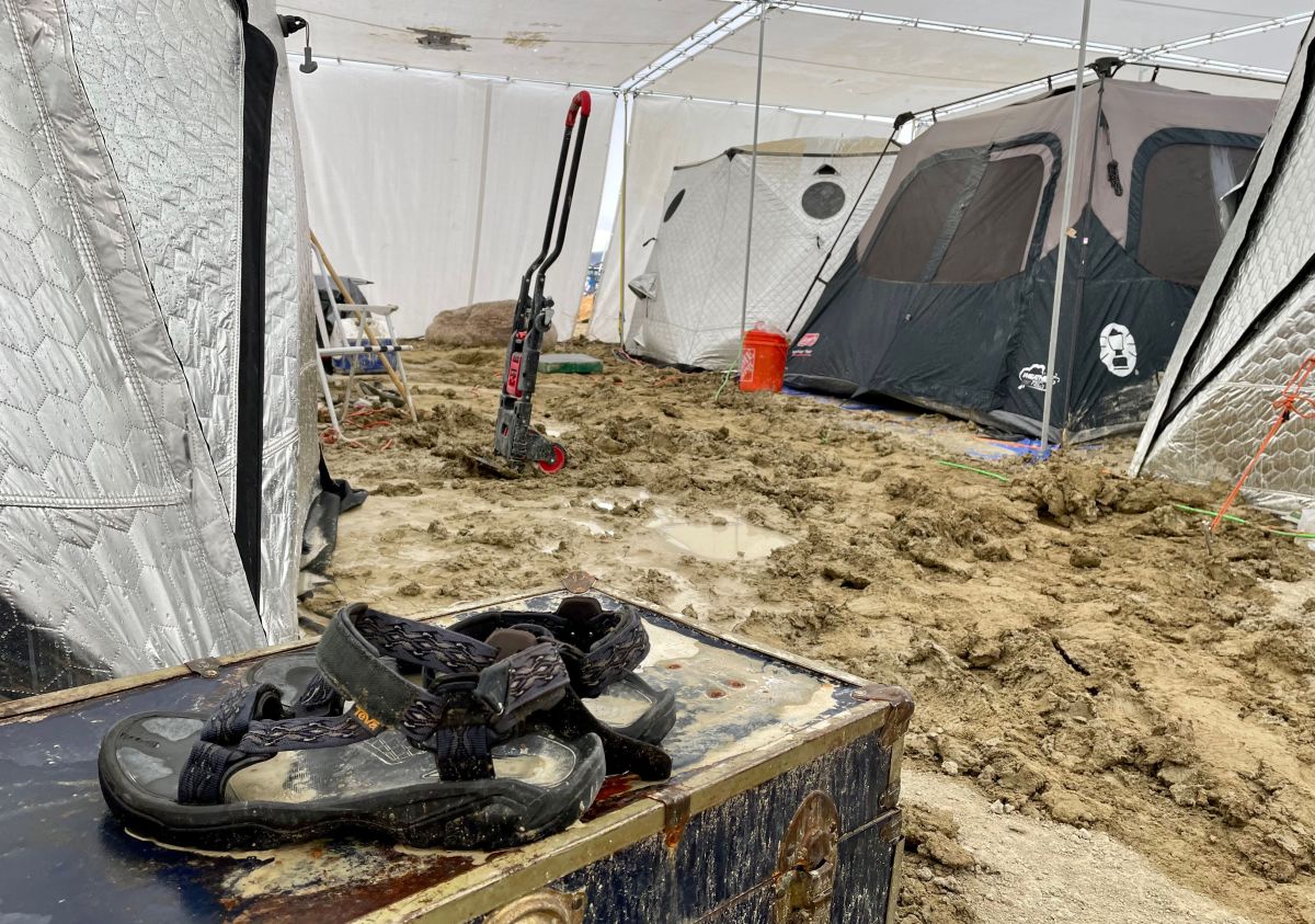 Heavy Rain at Burning Man Reawakens 3Eyed 'Dinosaur Shrimp' Men's