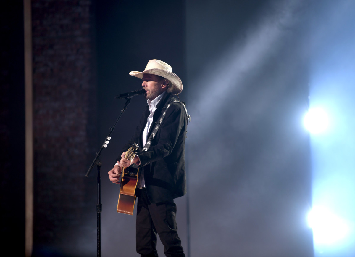 Toby Keith health: What's happening with his stomach cancer battle