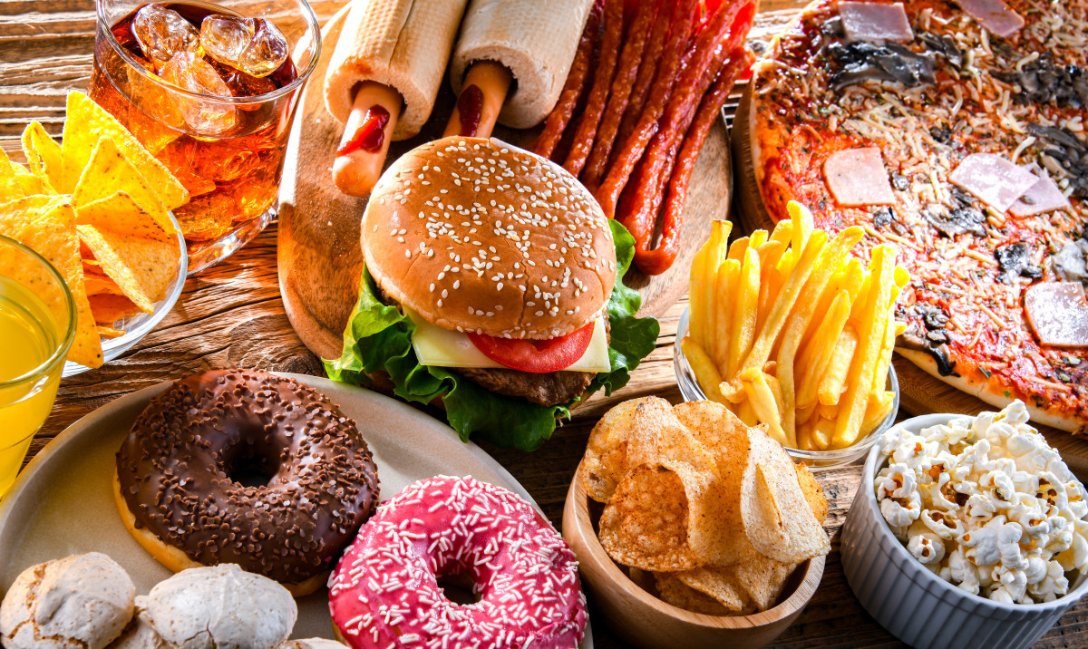 How Addictive Is Junk Food Compared To Drugs New Study Has Answers Men s Journal how-addictive-is-junk-food-compared-to-drugs-new-study-has-answers-men-s-journal