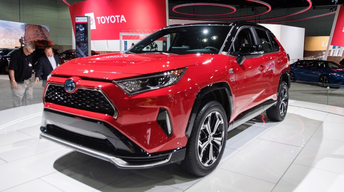 Toyota Recalls Nearly Two Million Rav4 Vehicles Men's Journal