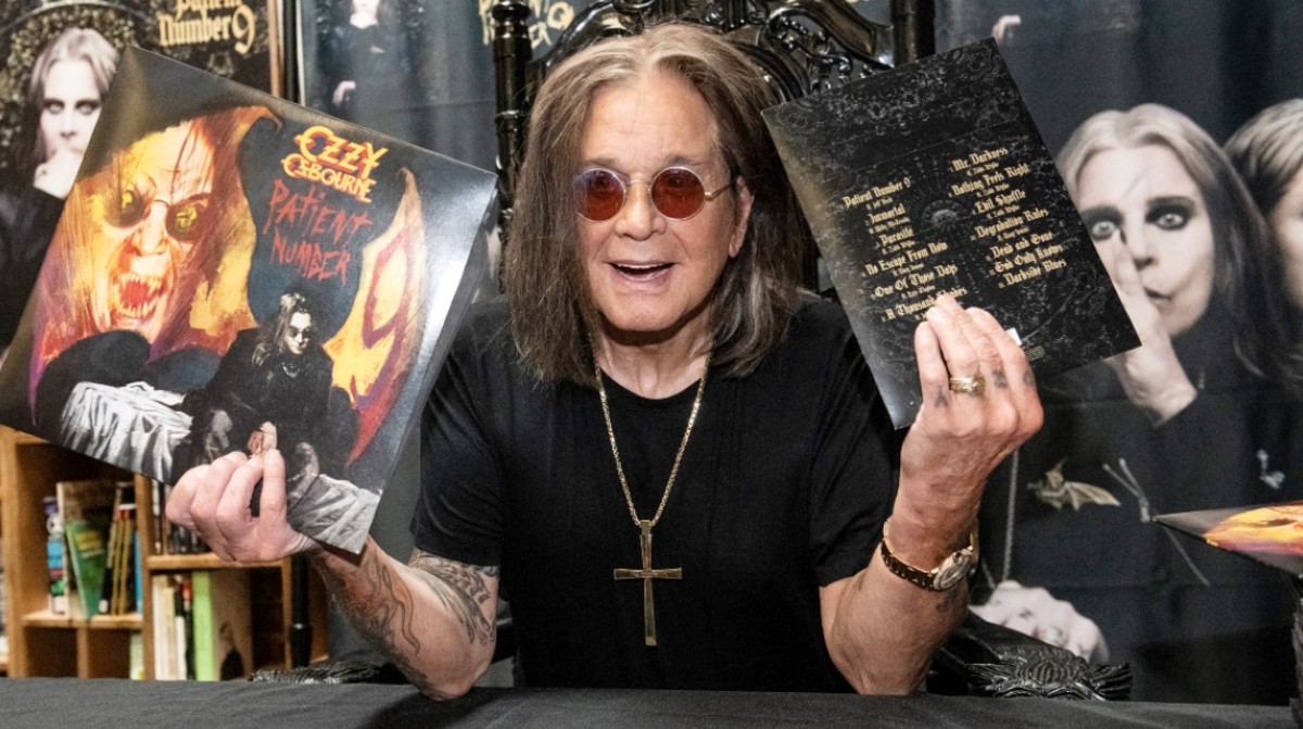 ozzy osbourne with his granddaughter