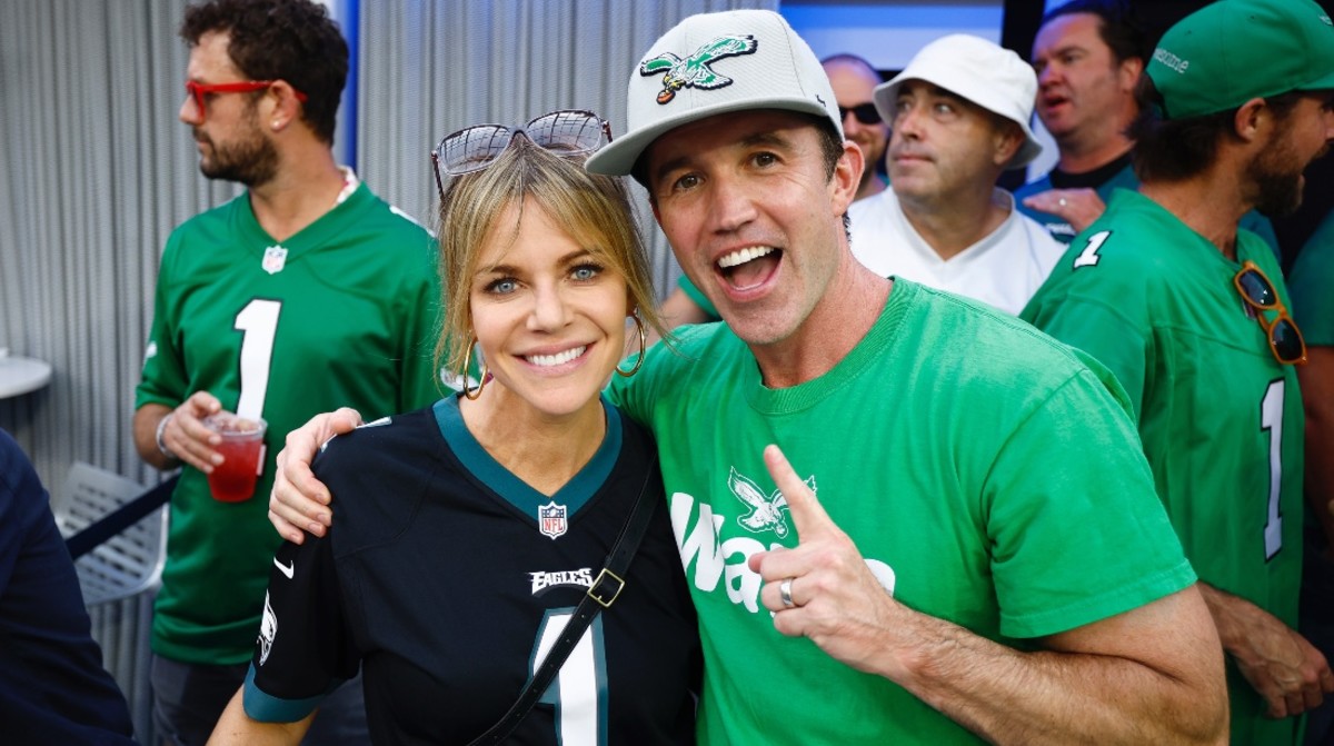Kaitlin Olson Tricked Rob McElhenny Into 100K Eagles Purchase Men's