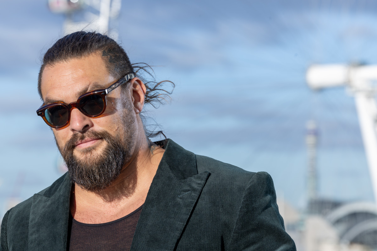 Why Jason Momoa Doesn't Mind Being Called a 'Dirtbag' - Men's Journal