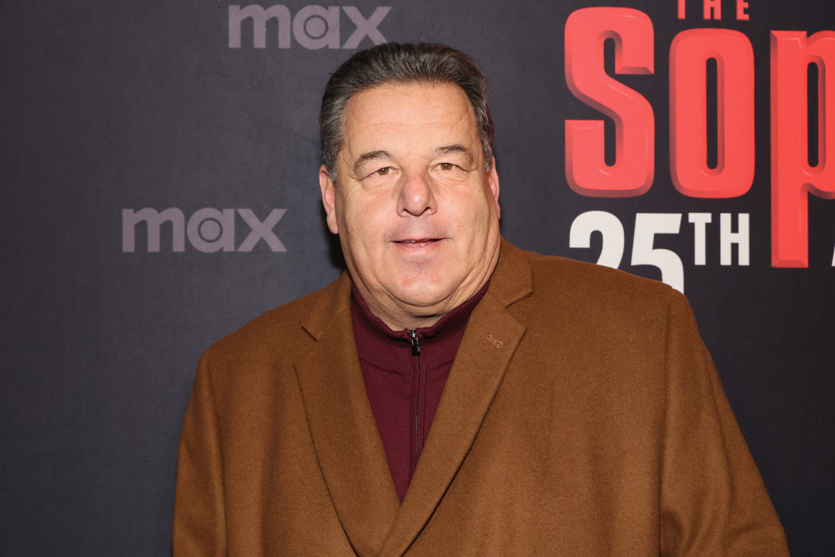 Photos Show 'The Sopranos' Cast Come Together for 25th Anniversary