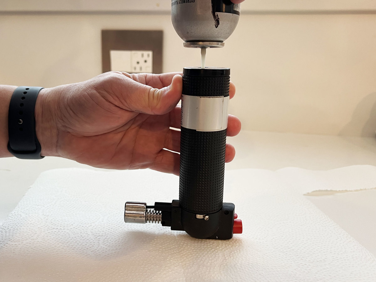 Refilling clearance butane torch