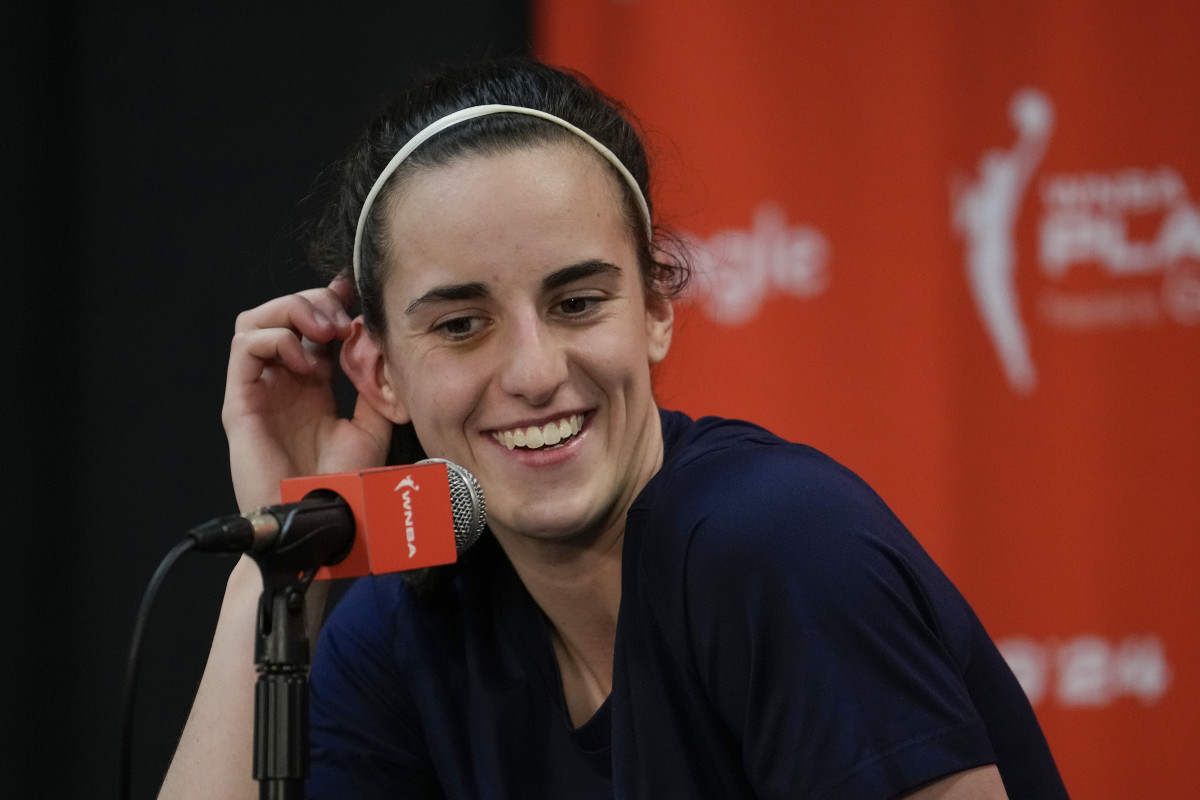 Caitlin Clark Doesn't Hesitate to Name 'Greatest Basketball Player of All  Time'