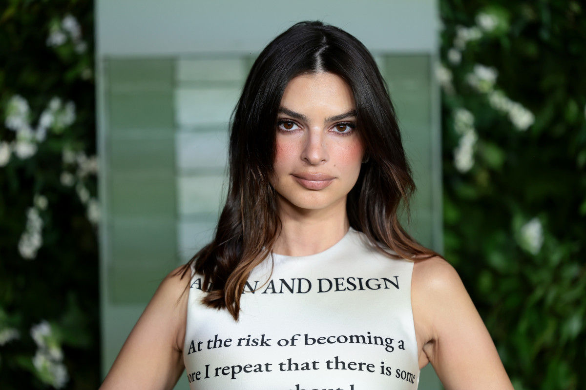 ‘Disgusted’ Emily Ratajkowski Bashes Blue Origin Space Flight