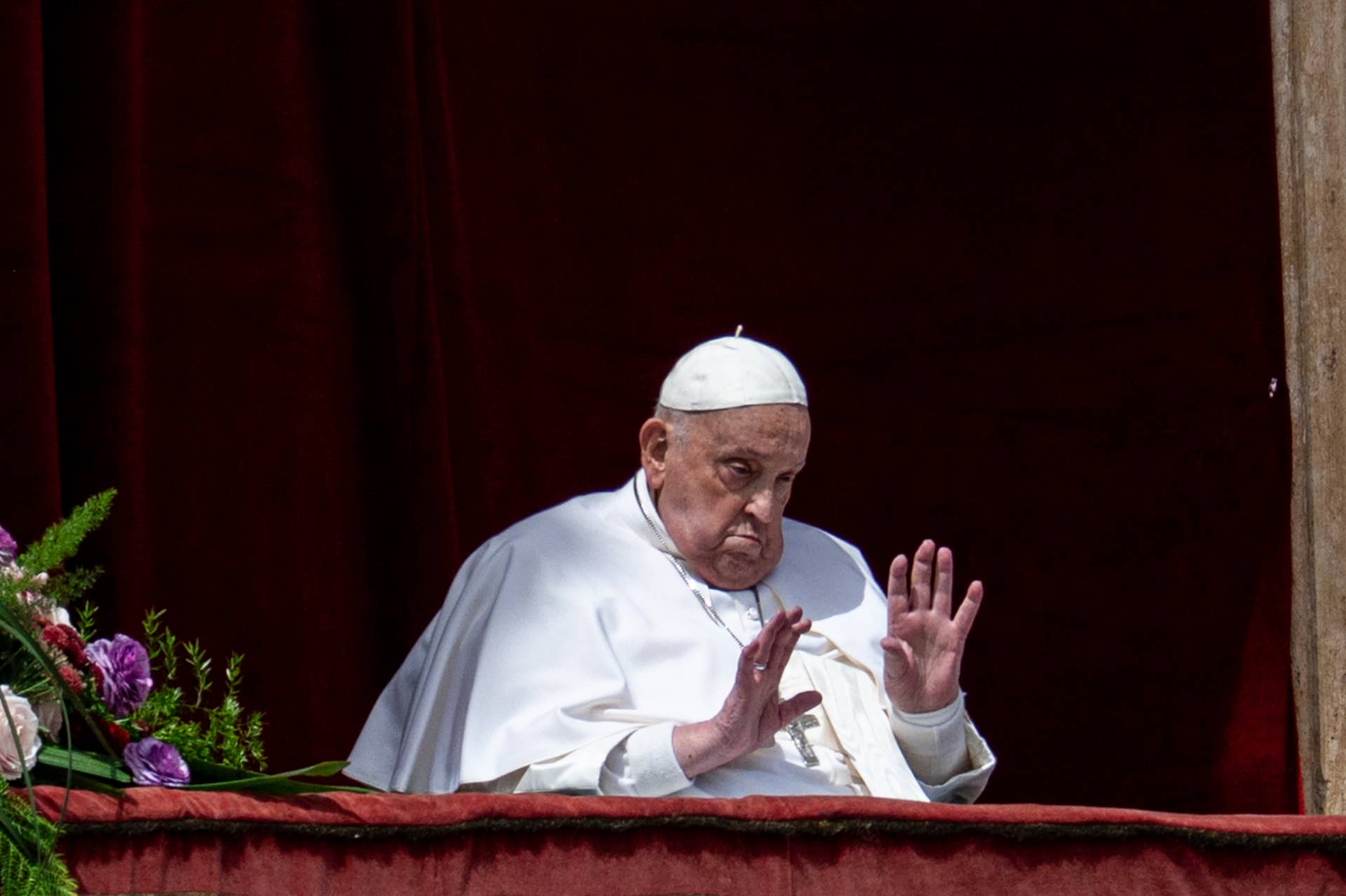 Pope Francis Death: Last Photos With JD Vance, on Balcony