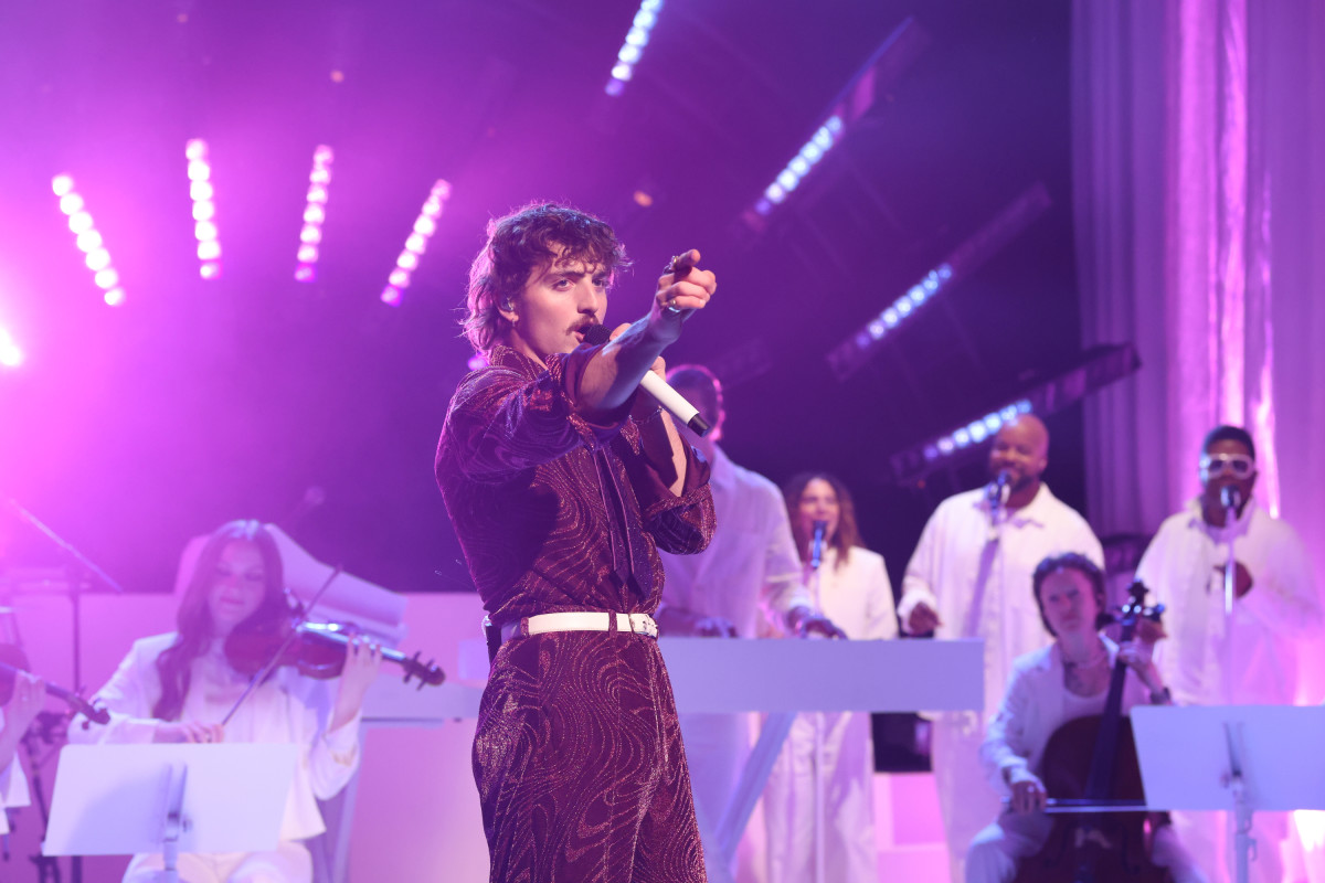 Benson Boone Shares Big News After ‘SNL’ Debut