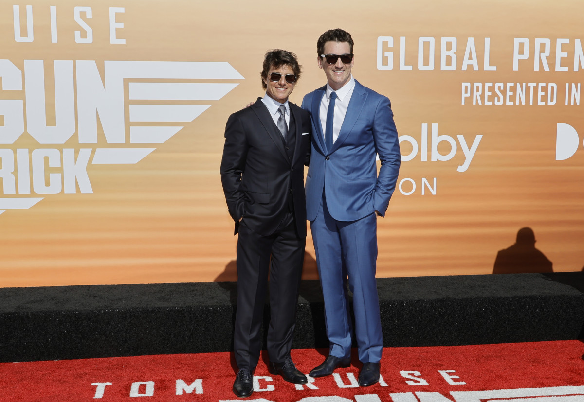 SAN DIEGO, CALIFORNIA - MAY 04: (L-R) Tom Cruise and Miles Teller attend the Global Premiere of "Top Gun: Maverick" on May 04, 2022 in San Diego, California. (Photo by Kevin Winter/Getty Images for Paramount Pictures)