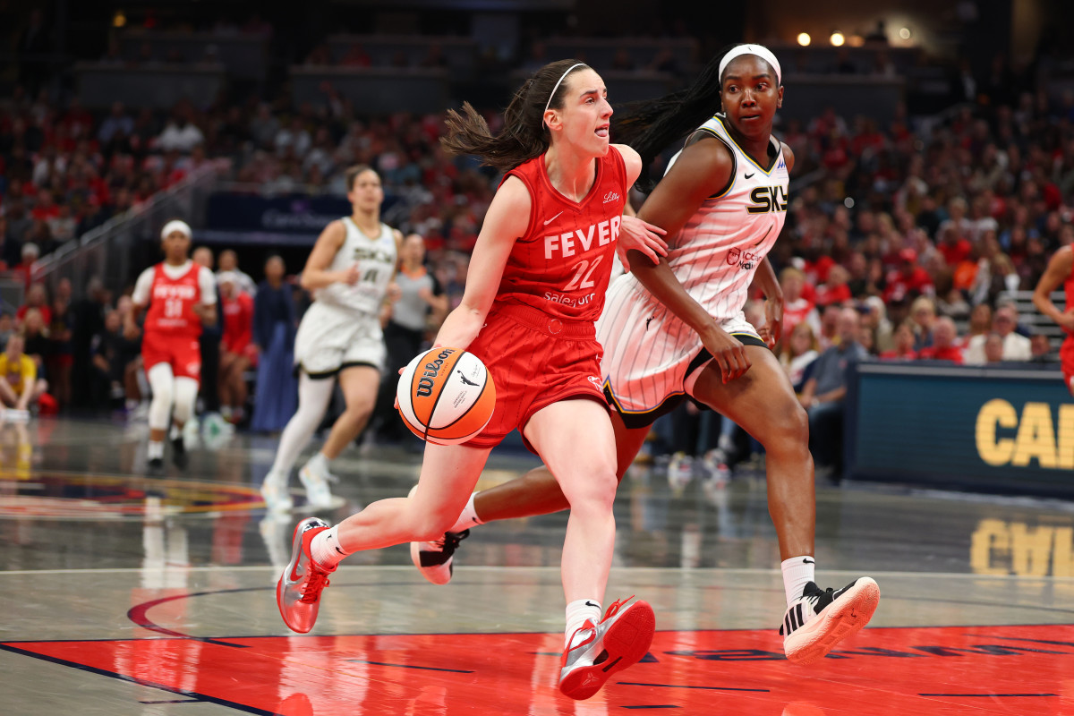 Chicago Sky Coach Sends Clear Message on Caitlin Clark