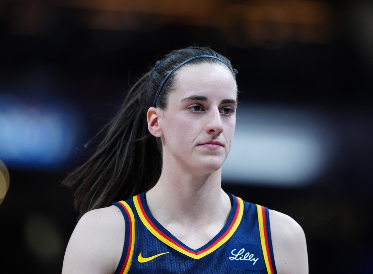 Caitlin Clark elogiada por lo que hizo en su primer partido desde su lesión