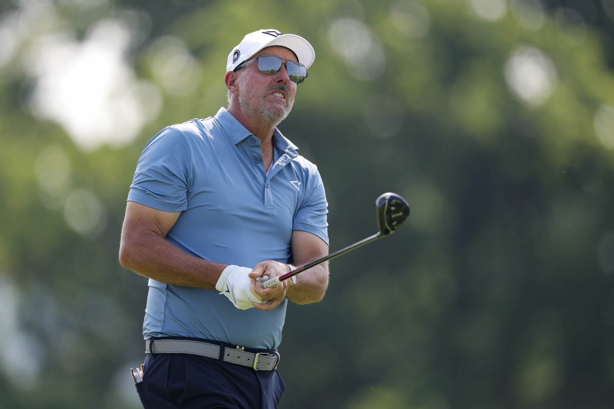 Phil Mickelson Praised for What He Did After Missing Cut at U.S. Open