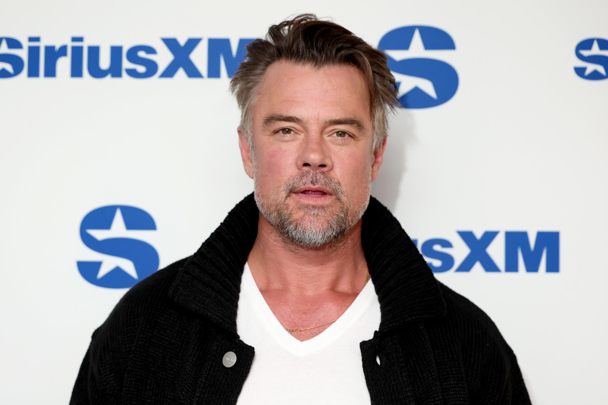 NEW YORK, NEW YORK - APRIL 16: Josh Duhamel visits SiriusXM Studios on April 16, 2025 in New York City. (Photo by Michael Loccisano/Getty Images)