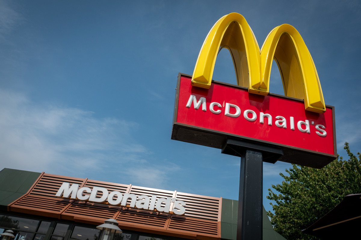 セール！希少！Mcdonald's アーチロゴ 特大サイズ XXL McDonald's Big “M” Advertising Sign Golden Arches Game