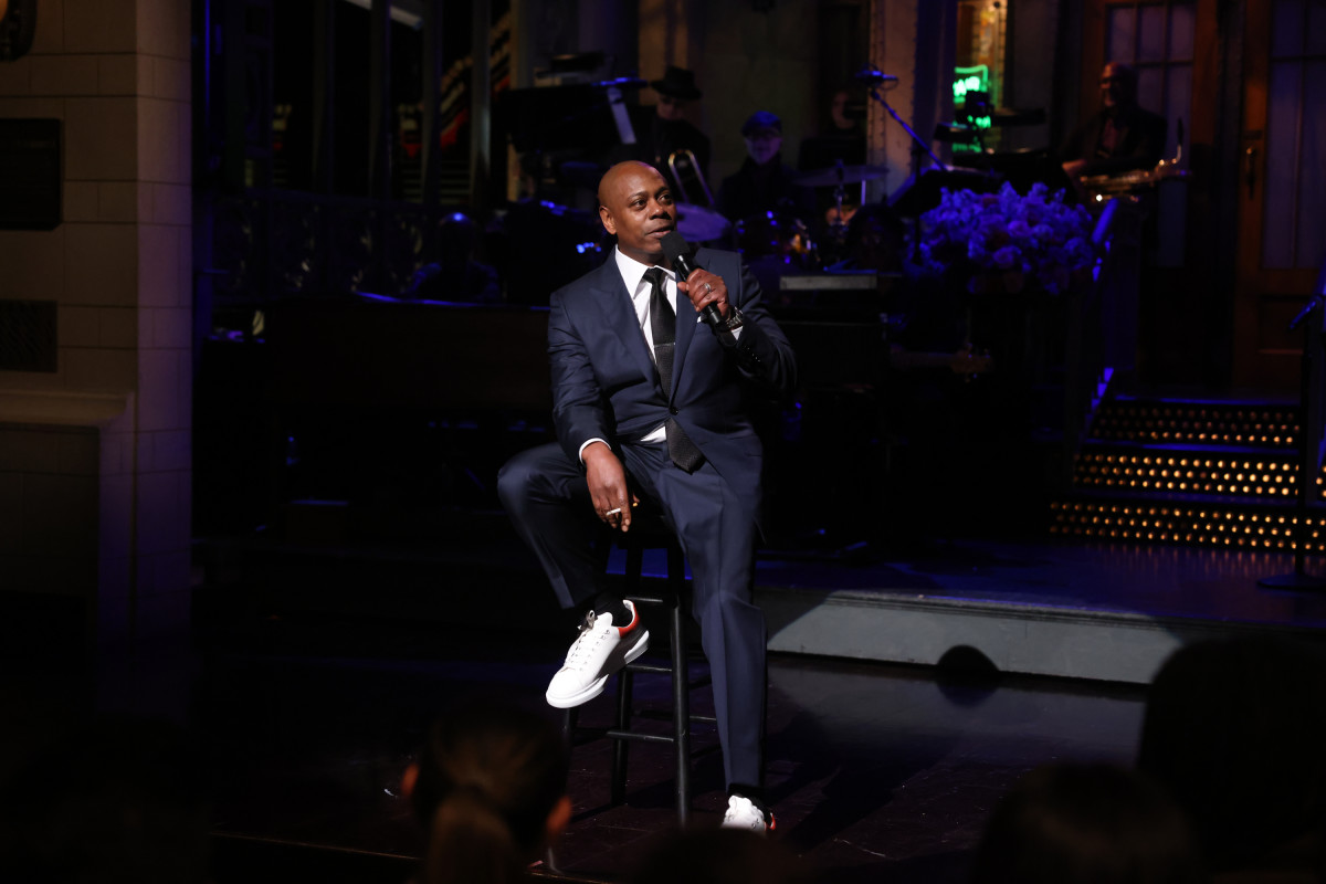 Dave chappelle s 17 minute stand up monologue broke an snl record again