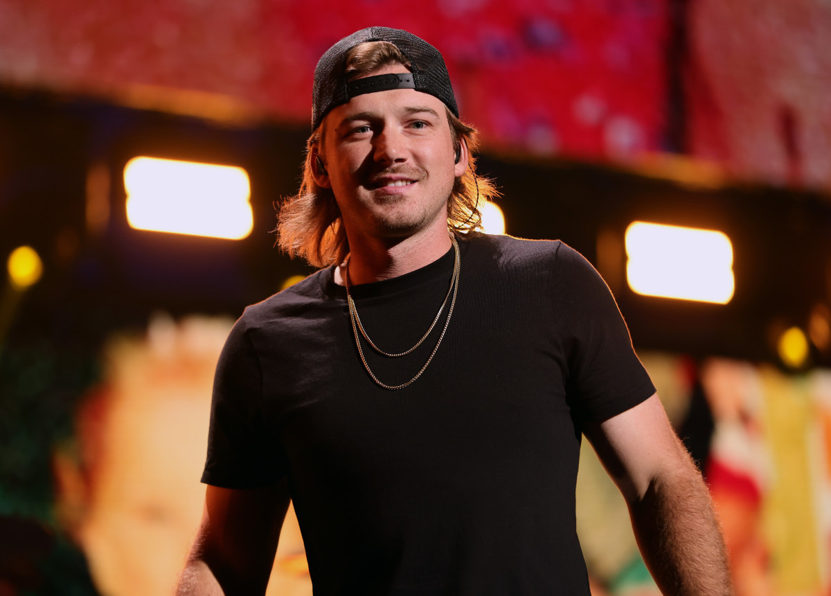  snl writer reacts to morgan wallen s walk off with 1 telling photo