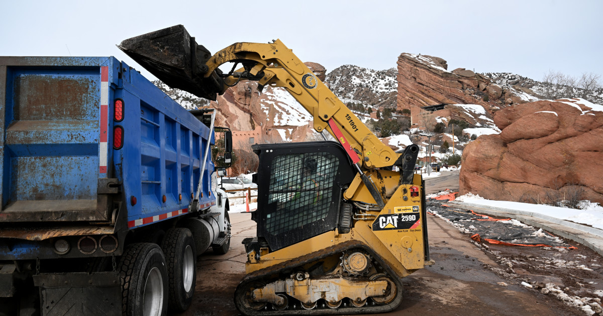 American Mayor Accused of Stealing 18,000 Worth of Machinery From Dead