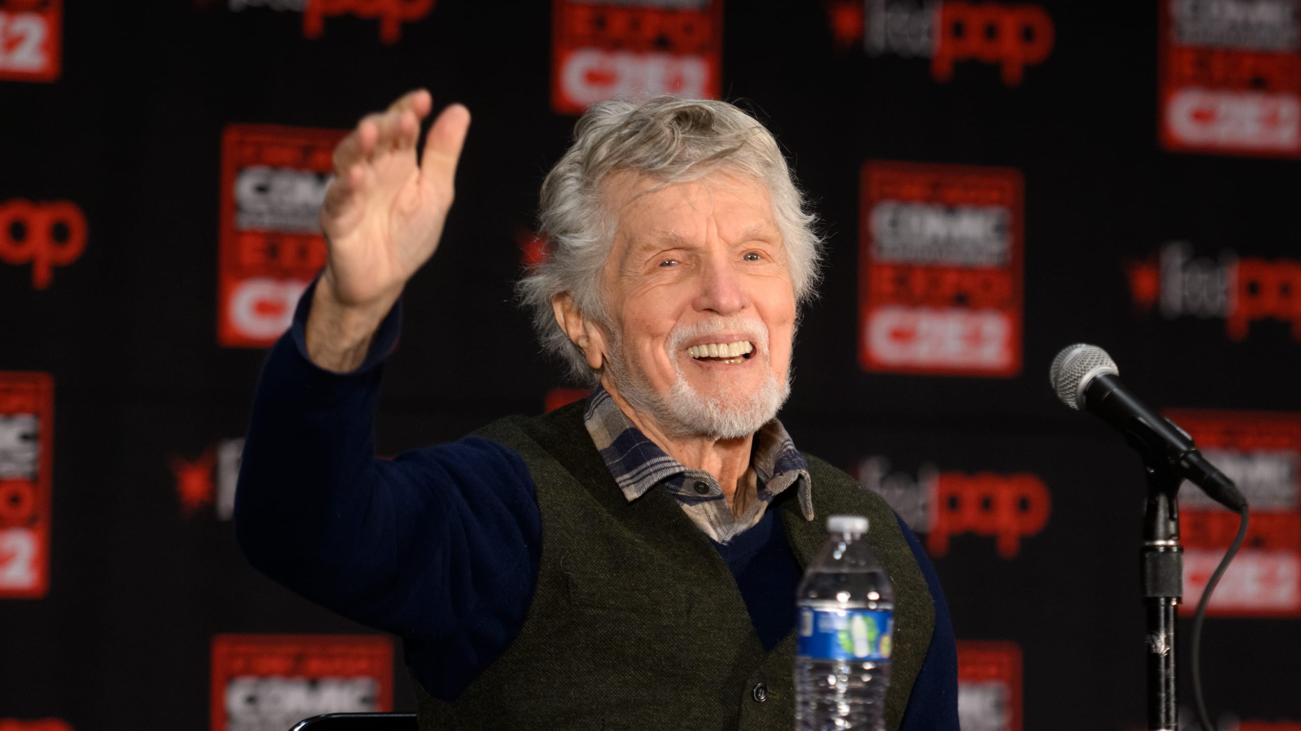 Top Gun Star, 92, Stuns Fans 40 Years Later