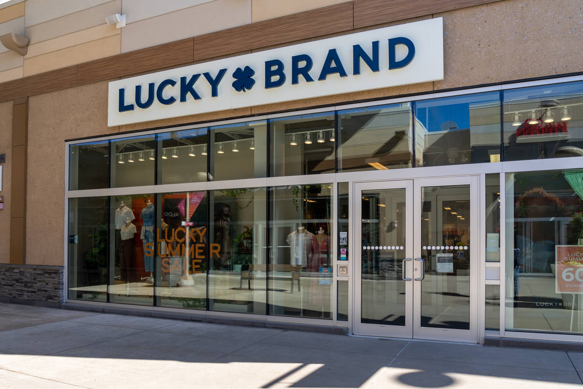 Lucky Brand Athletic Straight Stretch Jean - Clothing in Milpitas