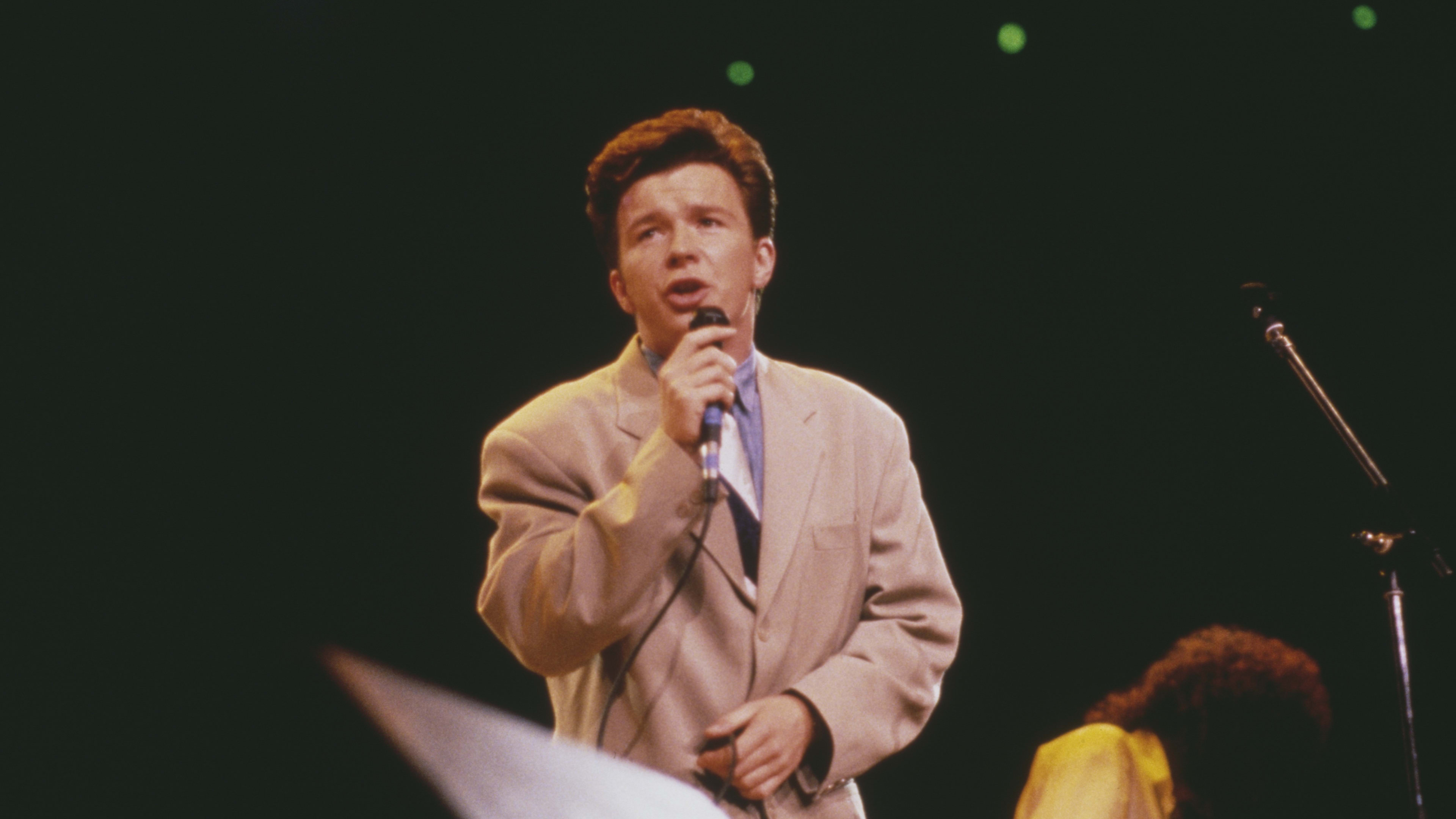 Bubblegum Hit Tops Charts 38 Years Ago, Now Meme Gold