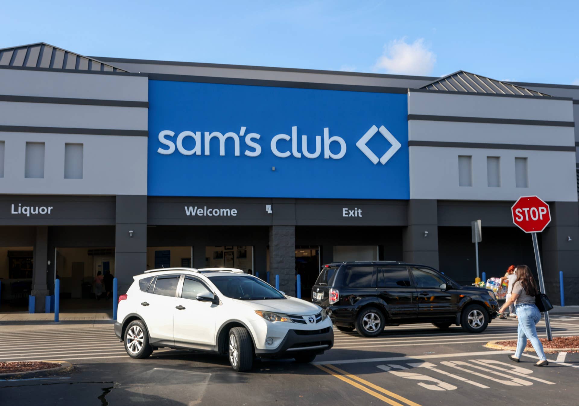 Sam's Club Changes Its Store Hours Effective Immediately - Men's Journal