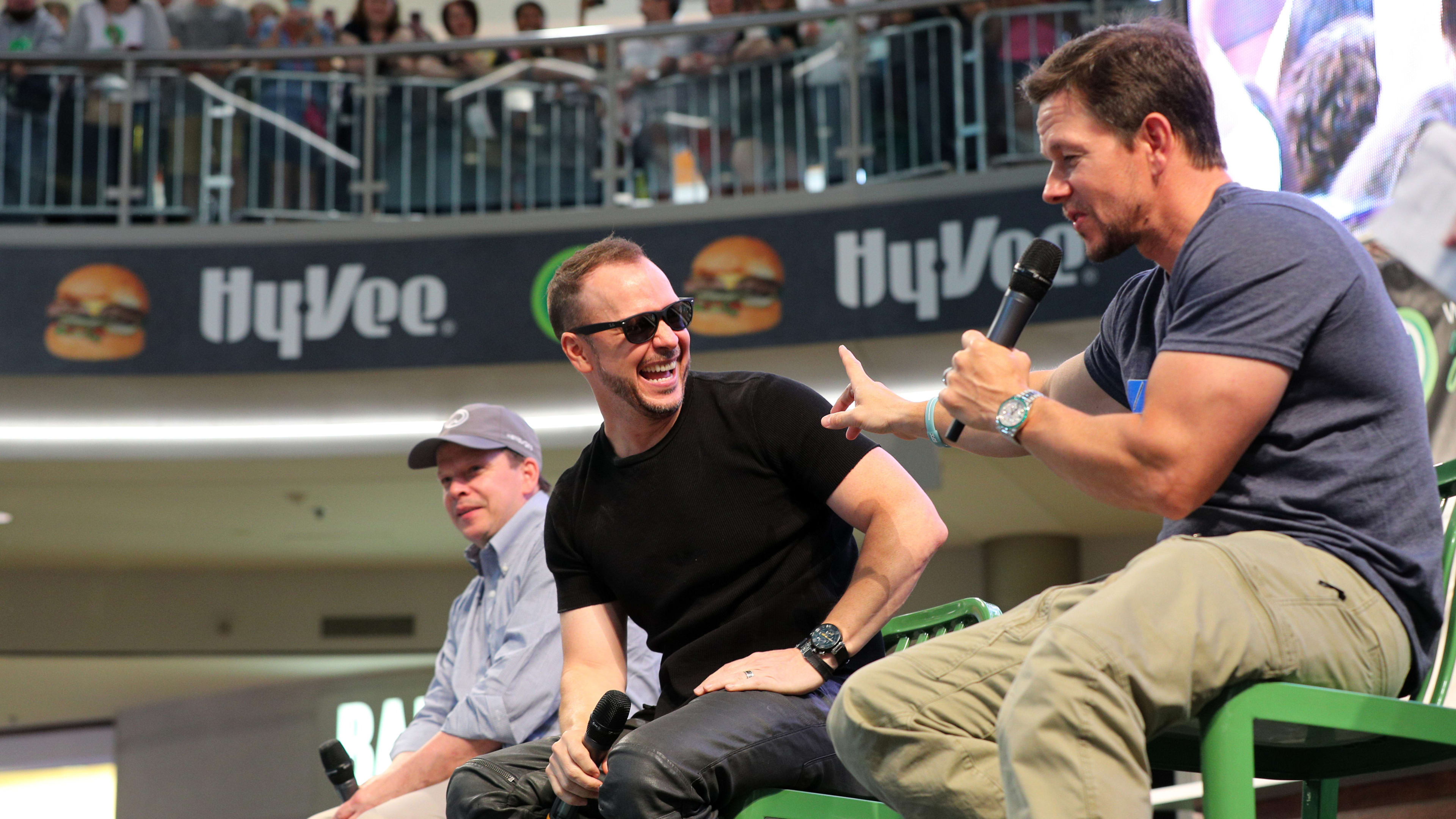 Mark Wahlberg Spotted With Brother Donnie in Rare Public Sighting - Men's  Journal, image size:3840x2160