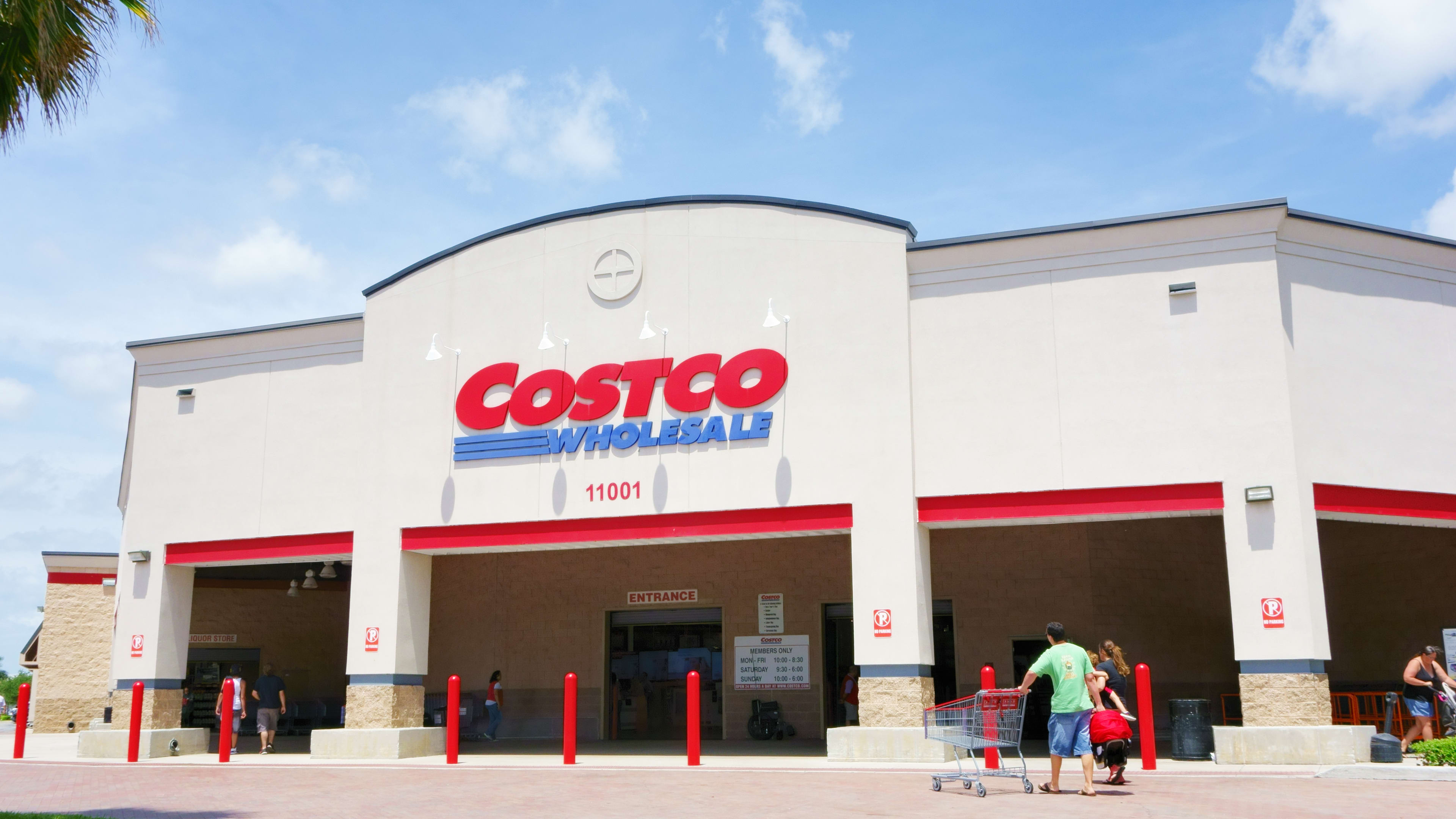 Costco Makes Big Membership Change for First Time in Seven Years - Men's Journal