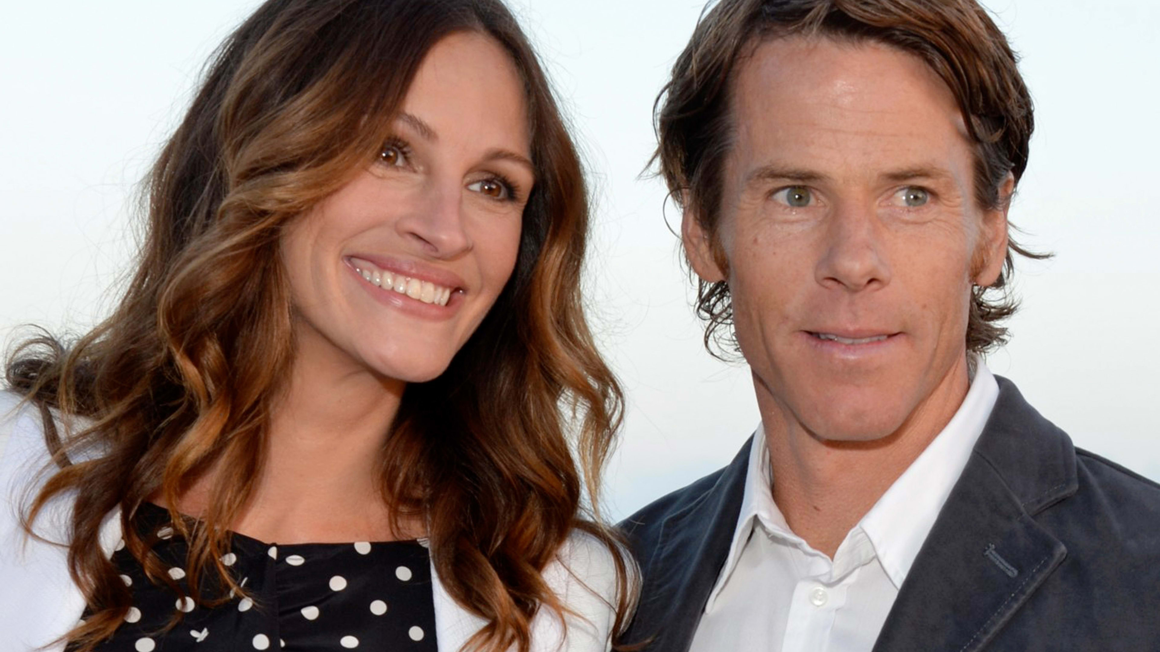 Family First: Julia Roberts Steps Out After Years Off the Radar - Men's ...