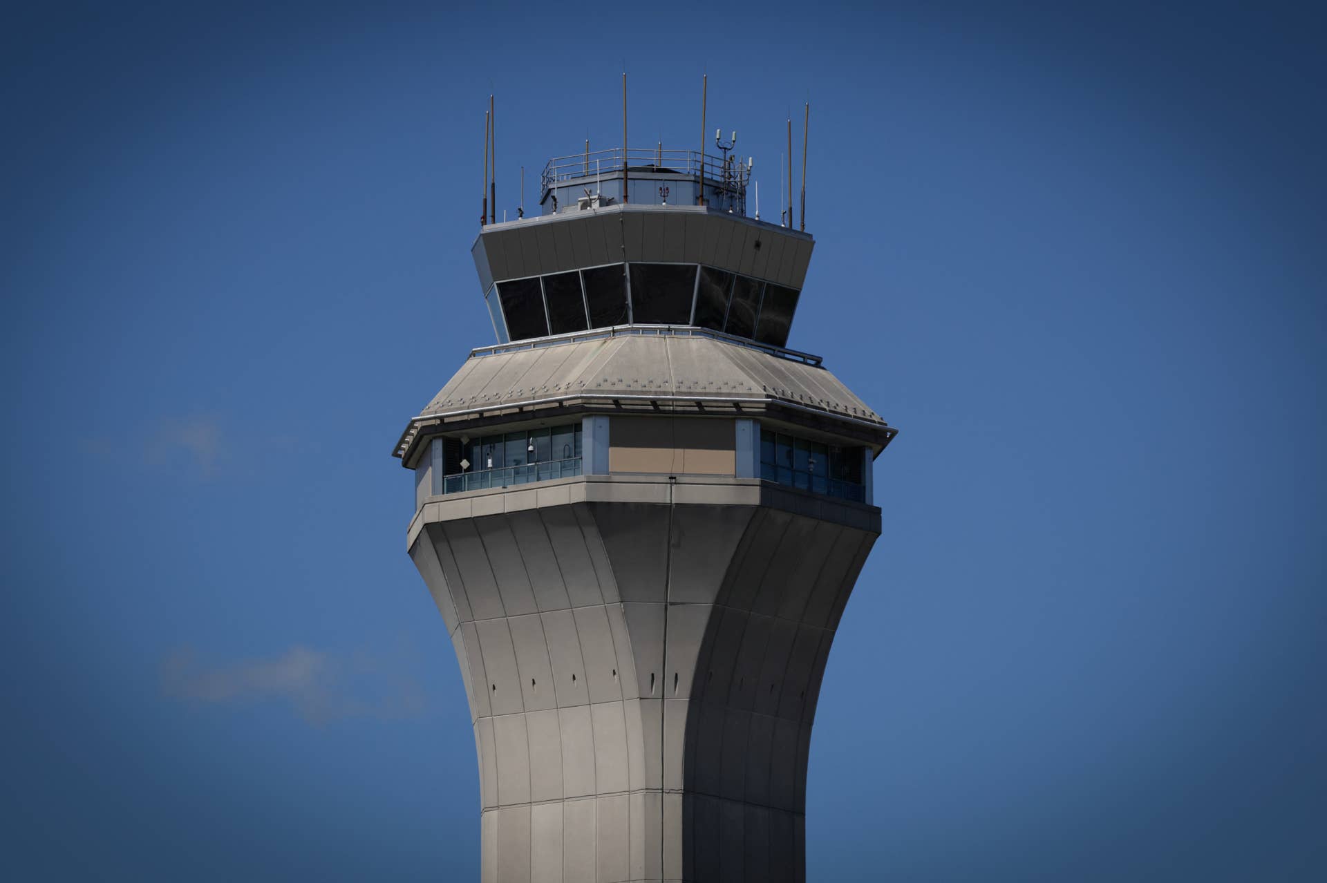 Air Traffic Controllers Report Another Radar Blackout at Newark Airport ...