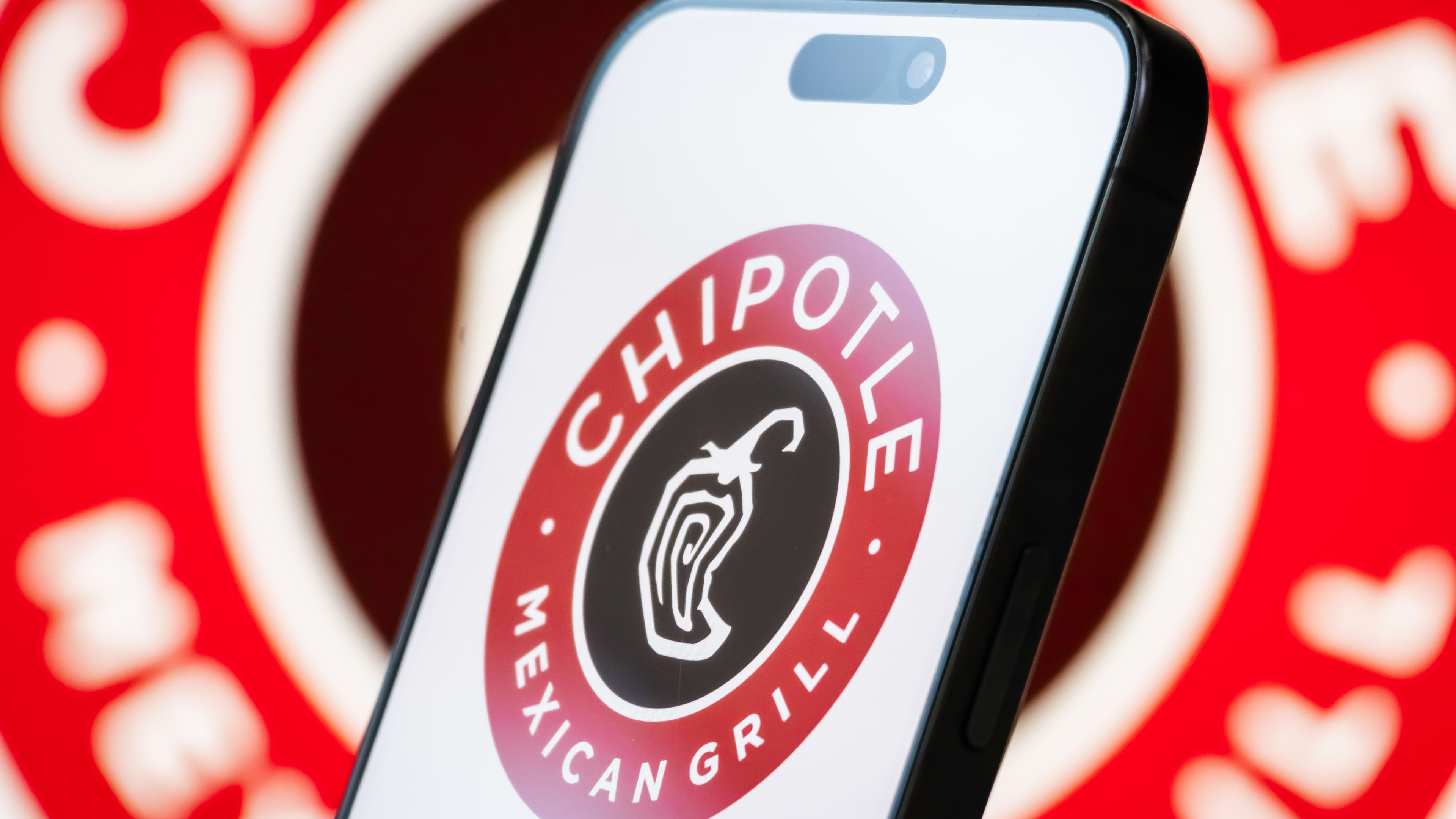 Chipotle Makes Big Announcement for Rewards Members - Men's Journal, image size:3840x2160