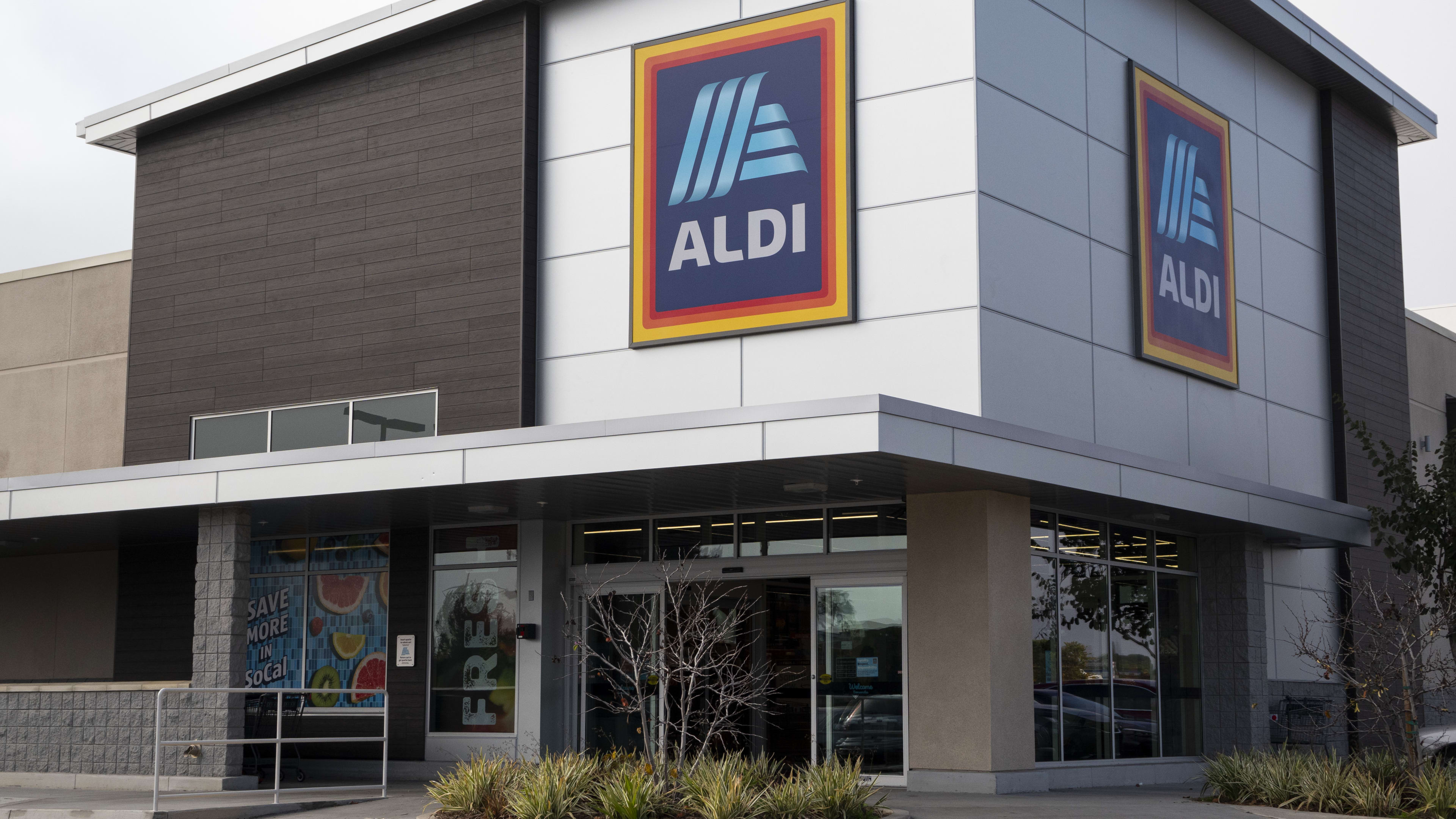 Fans Are Rushing to Aldi For This Bargain Electric Cooler Men's Journal