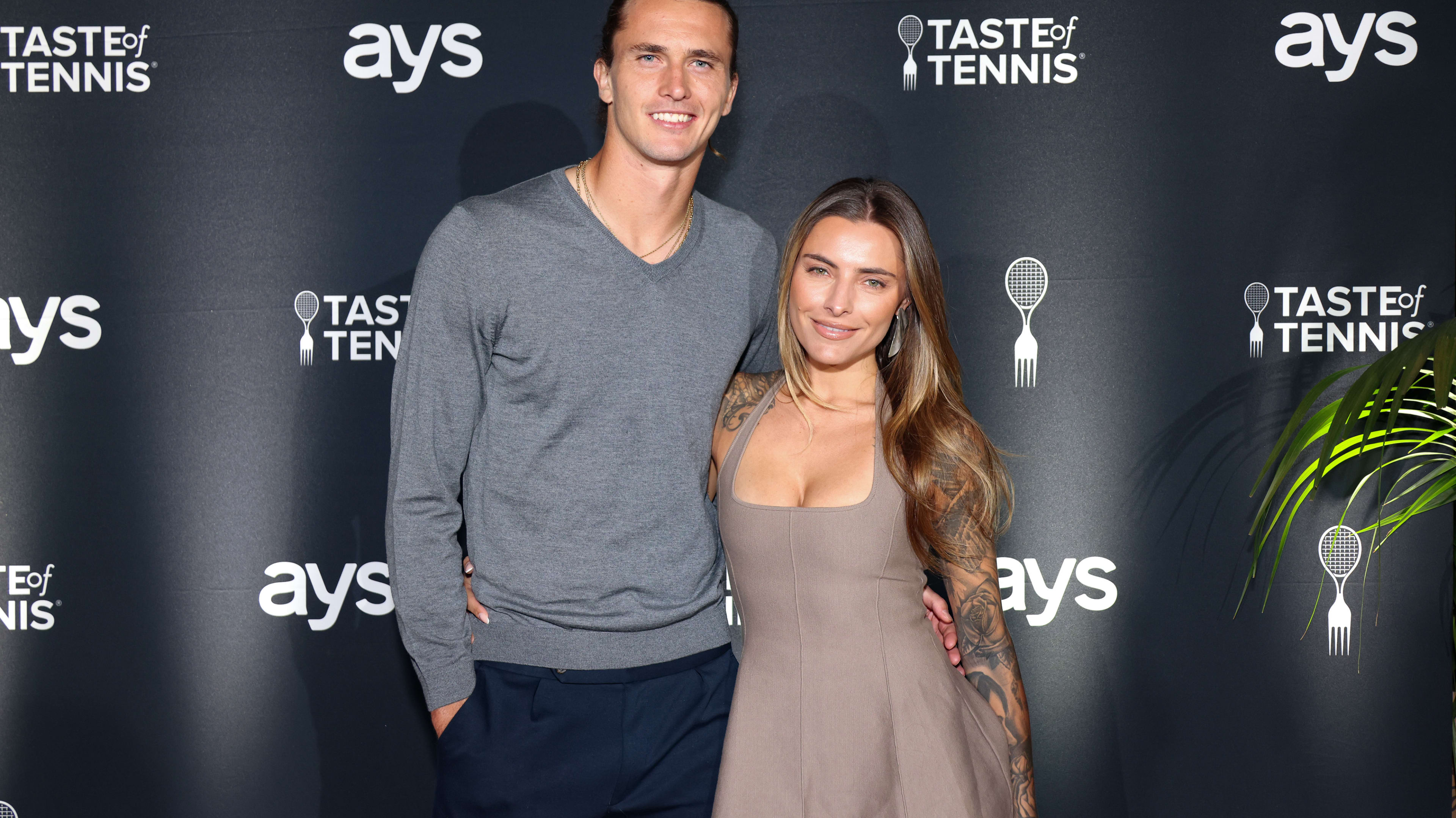 Alexander Zverev, Girlfriend Sophia Thomalla Have Dated Since 2020 - Men's  Journal