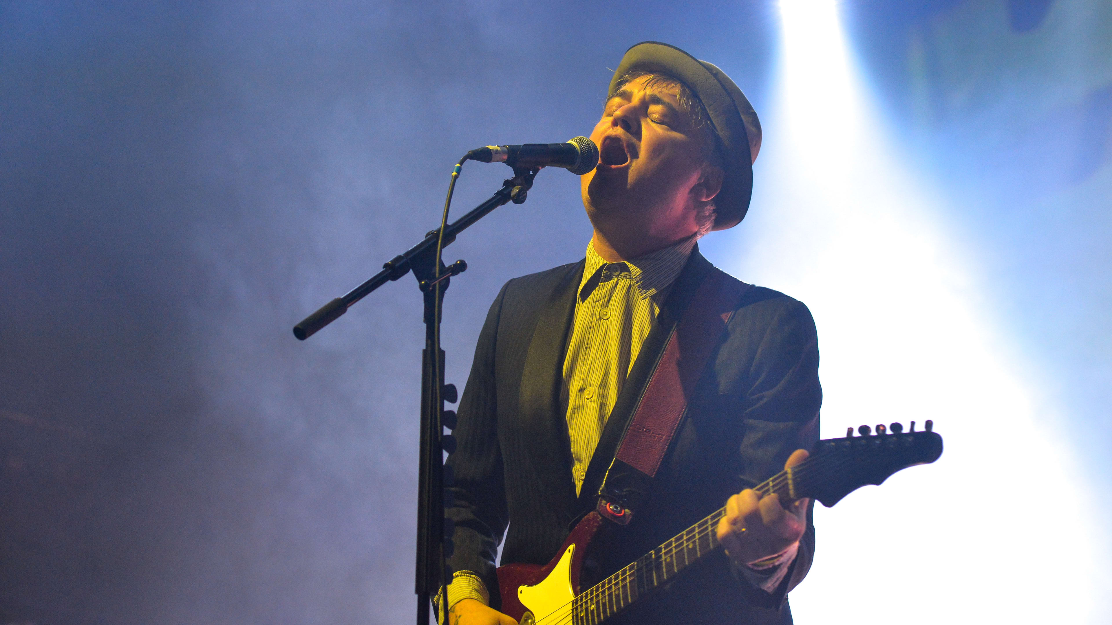 Iconic Rock Star, With Two No. 1 Albums, Turns 47 Today - Men's Journal