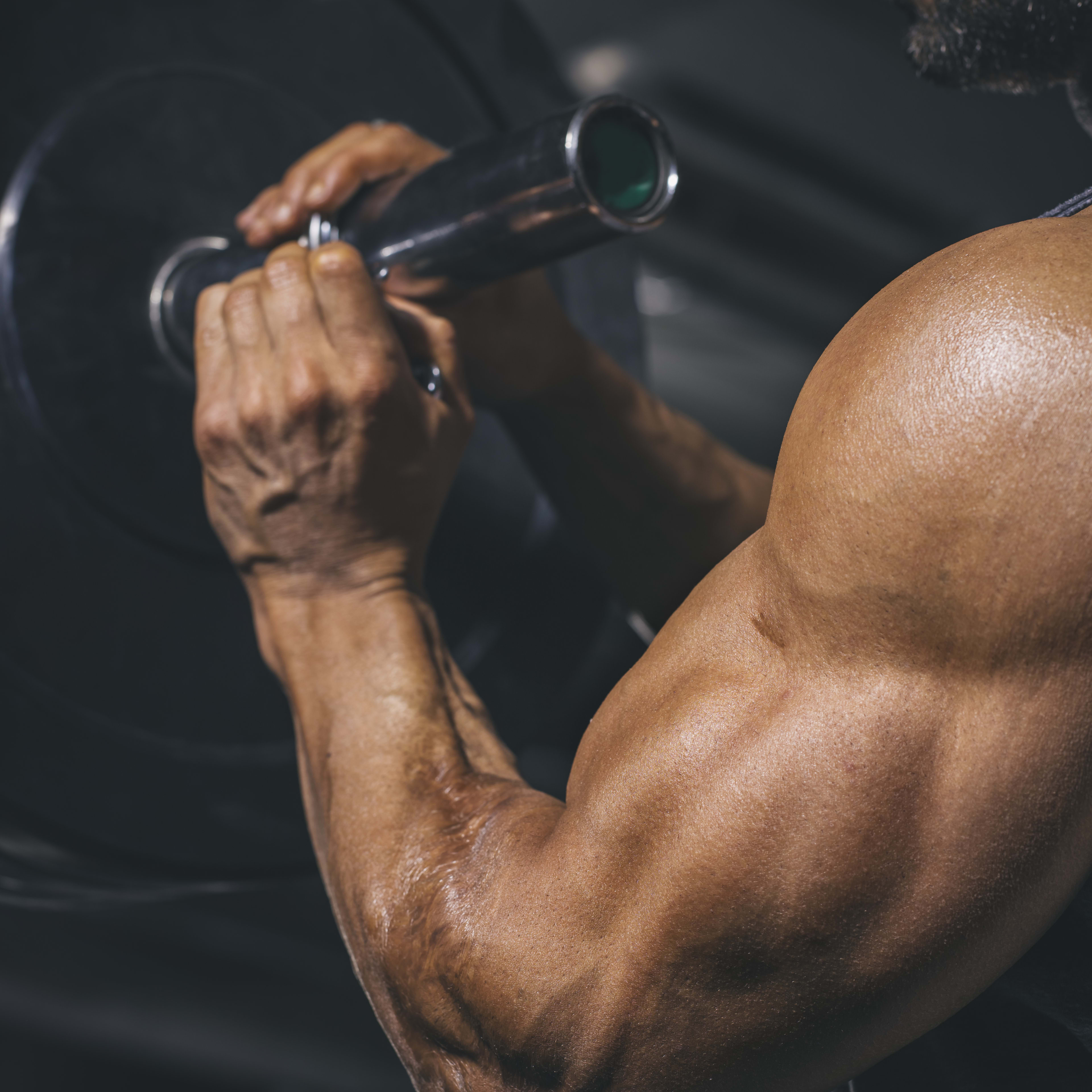 4x Mr. Olympia Reveals the One Dumbbell Exercise He Uses for Bigger Bicep Peaks