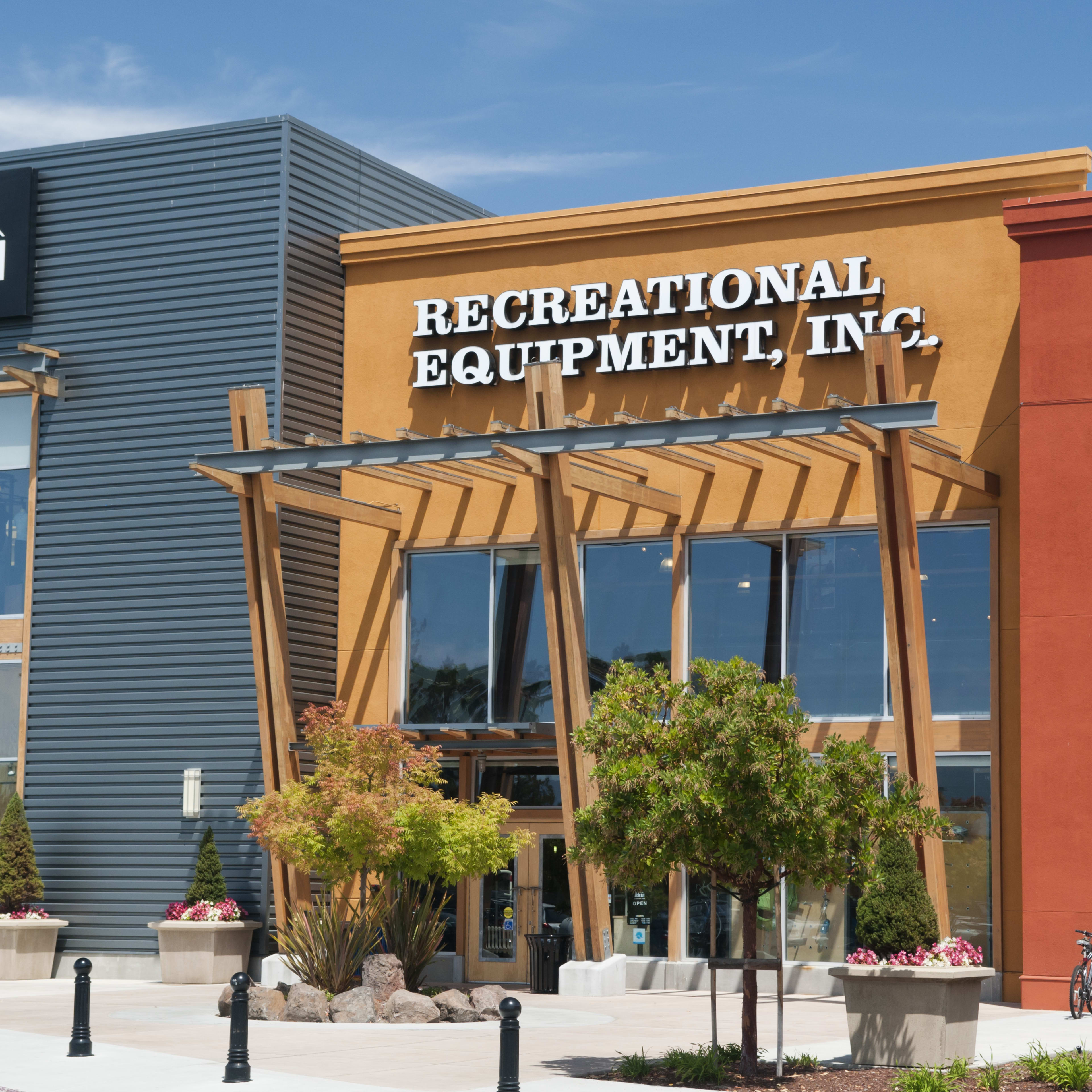 Asus RT-BE86U Dual-Band Wi-Fi 7 Extendable Router Review - Men's Journal